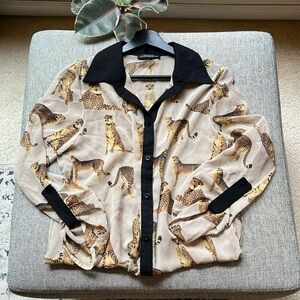 ✨ Unique Retro Sheer Cheetah Top ✨ Size: L